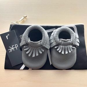 Freshly Picked Moccasins Leather Charcoal Gray